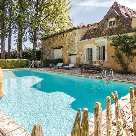 Charming In With Pool Holiday home *